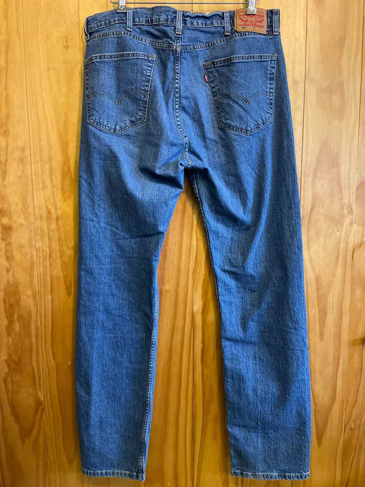 Size 38 Levi's Men's Jeans