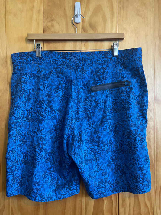 Size 35 Mack Weldon Men's Swim Trunks