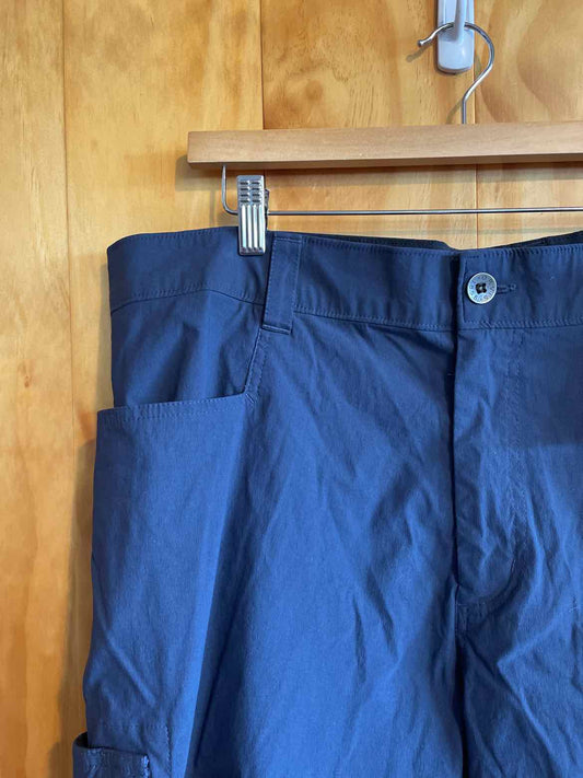 Size 38 Orvis Men's Shorts