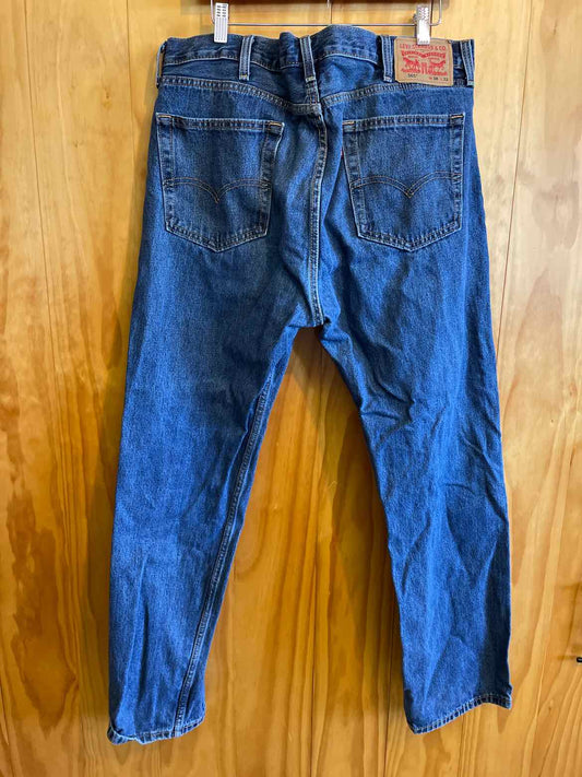 Size 38 Levi's Men's Jeans