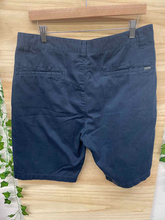 Size 34 Volcom Men's Shorts