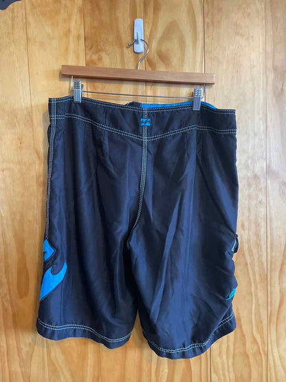 Size 36 Billabong Men's Shorts