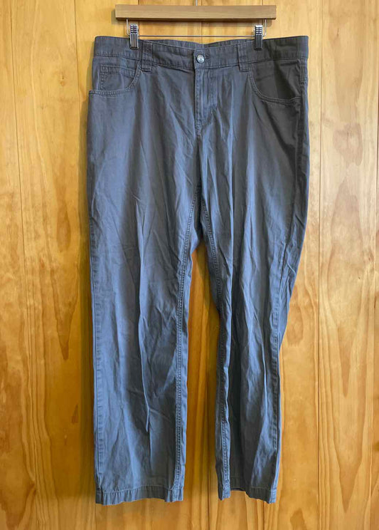 Size 36 Columbia Men's Pants