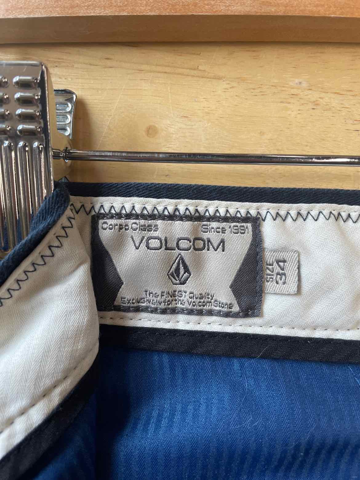 Size 34 Volcom Men's Shorts