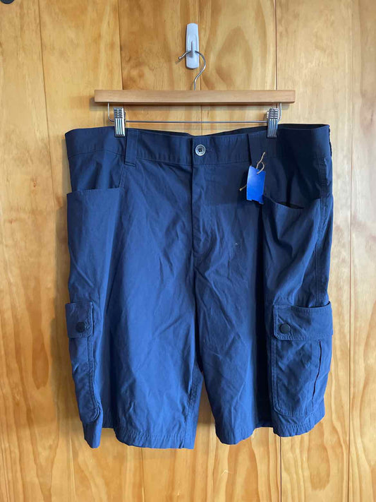 Size 38 Orvis Men's Shorts
