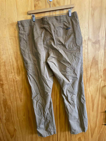 Size 38x32 Columbia Men's Pants
