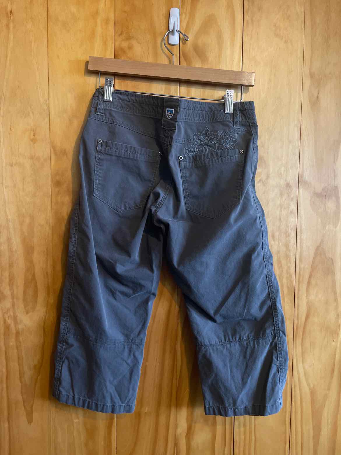 Size 4 Kuhl Grey Women's Capris