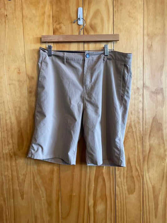 Size 32 Hurley Men's Shorts